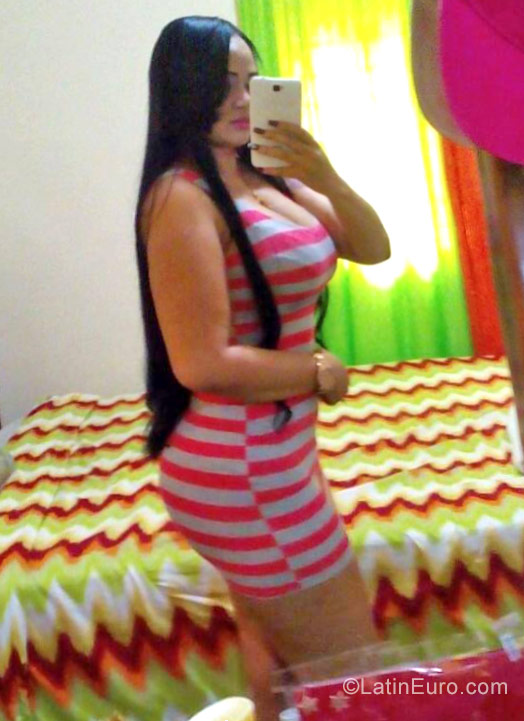 Date this nice looking Dominican Republic girl Jani from Santo Domingo DO26906