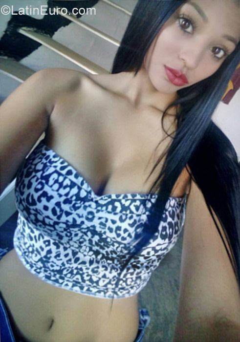 Date this funny Colombia girl Tatiana from Medellin CO19940