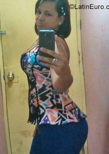 Date this foxy Dominican Republic girl Juany from Santiago DO27587