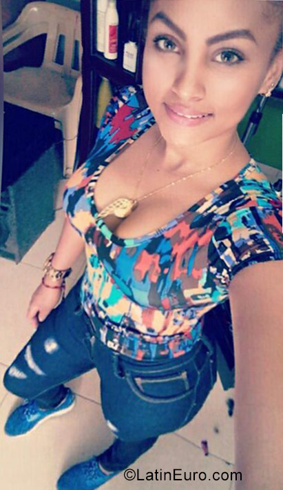 Date this charming Dominican Republic girl Lilbeth from Santiago DO27754