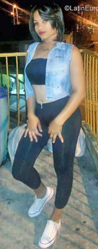 Date this exotic Dominican Republic girl Esther from Santo Domingo DO28101