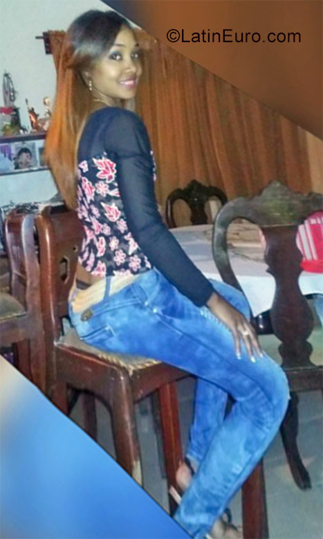 Date this cute Dominican Republic girl Lucy from Santo Domingo DO28443
