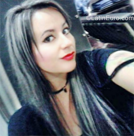 Date this sultry Colombia girl Adriana from Nariño CO21419