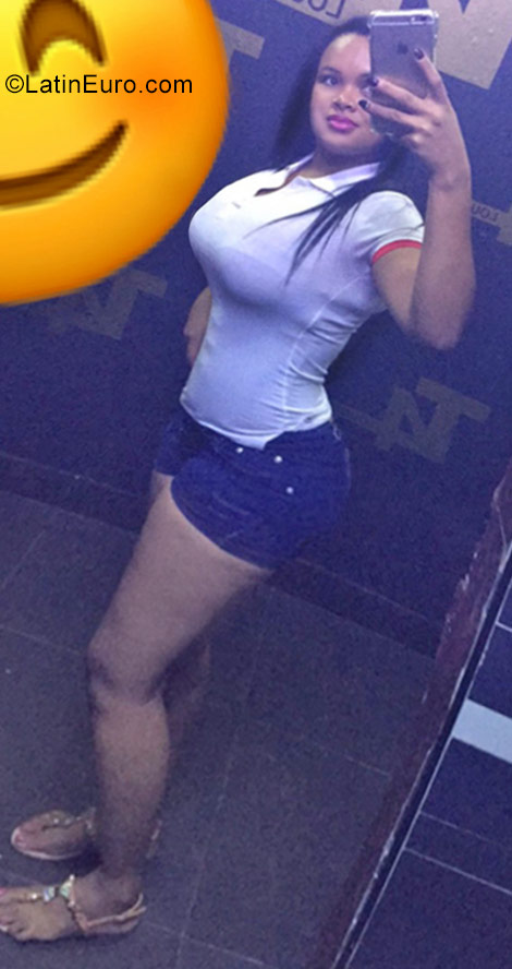 Date this gorgeous Dominican Republic girl Maribel from Santo Domingo DO28873