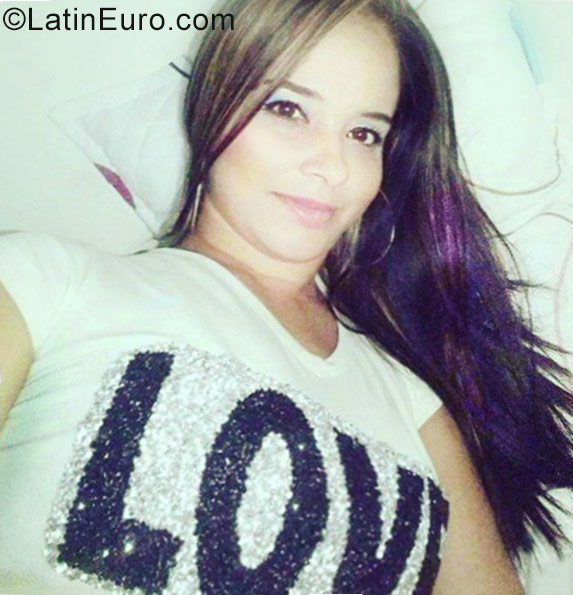 Date this beautiful Colombia girl Paola andrea from Medellin CO21629