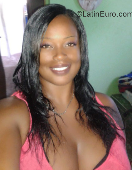 Date this attractive Jamaica girl Leonie from Mandeville JM2456