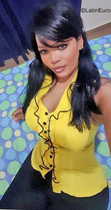 Date this happy Dominican Republic girl Marlen from Santo Domingo DO29664