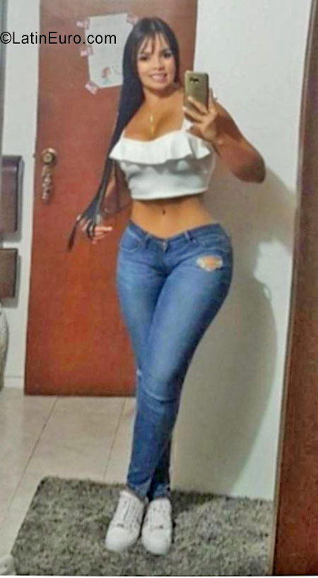 Date this delightful Colombia girl Juno from Bogota CO22146