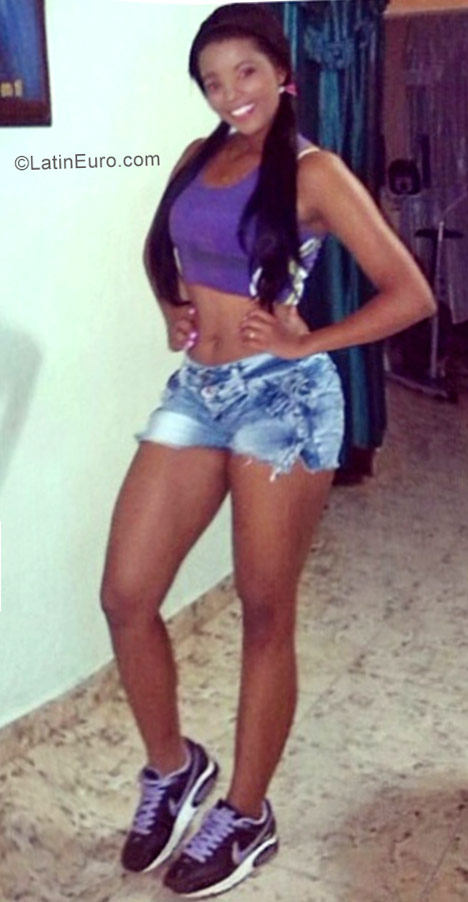 Date this young Colombia girl Vanesa from Tulua CO22174
