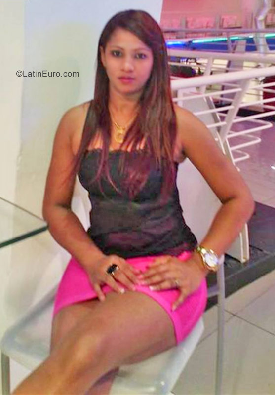 Date this passionate Dominican Republic girl Lisete from Santo Domingo DO30054