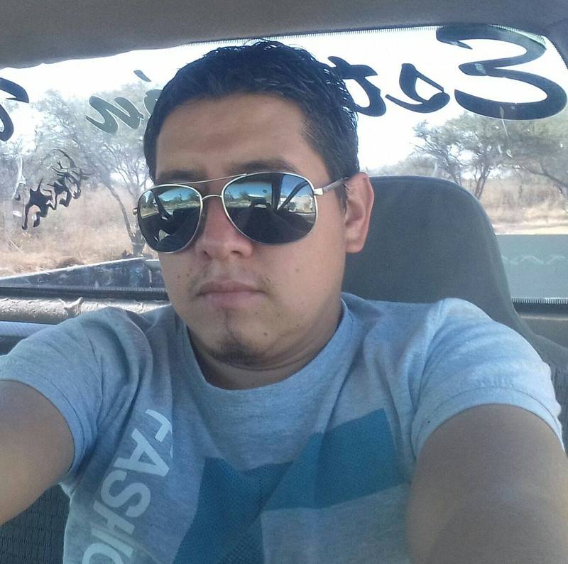 Date this nice looking Mexico man CARLOS from Guanajuato MX1514