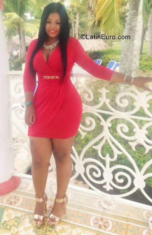 Date this young Dominican Republic girl Pretty from Santiago DO30320