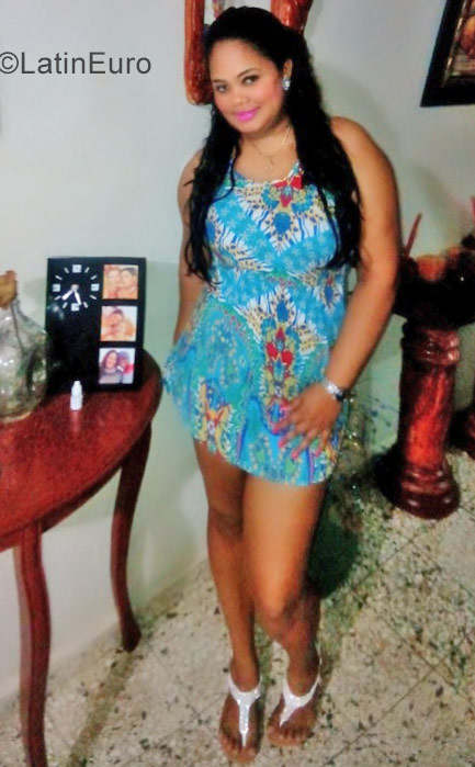 Date this attractive Dominican Republic girl Cynthia from Santo Domingo DO31268