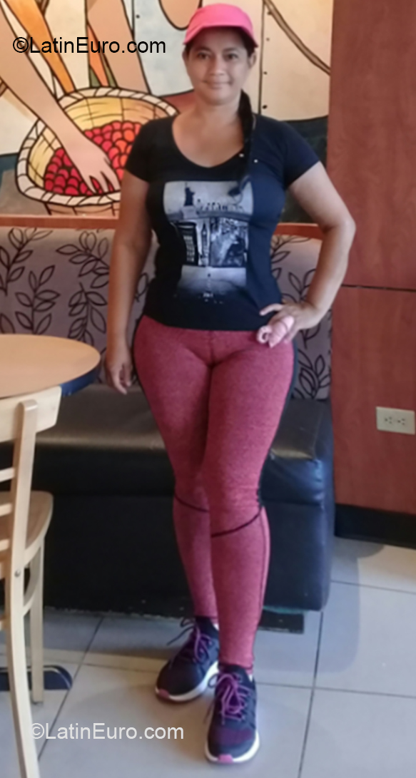 Date this sultry Honduras girl Carmen from San Pedro Sula HN2515