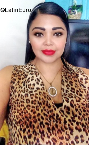 Date this good-looking Honduras girl Karina from Tegucigalpa HN2659