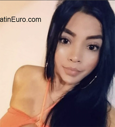 Date this exotic Colombia girl Maria from Cali CO32126