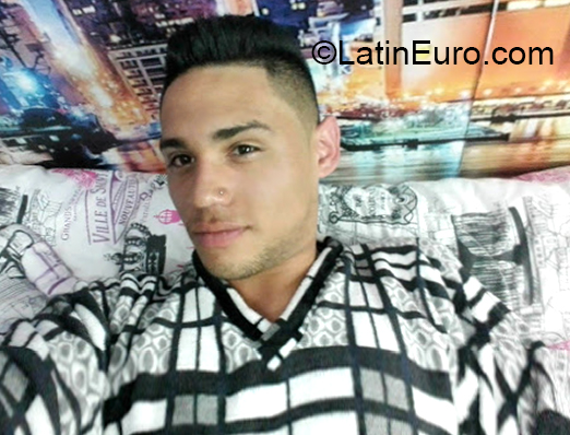 Date this sensual Colombia man Rayan from Bogota CO27312