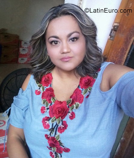 Date this passionate Honduras girl Nelly from San Pedro Sula HN2858
