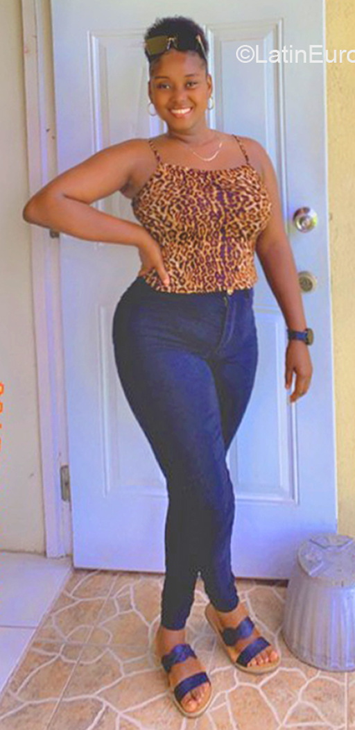 Date this tall Jamaica girl Danna from Kingston JM2735