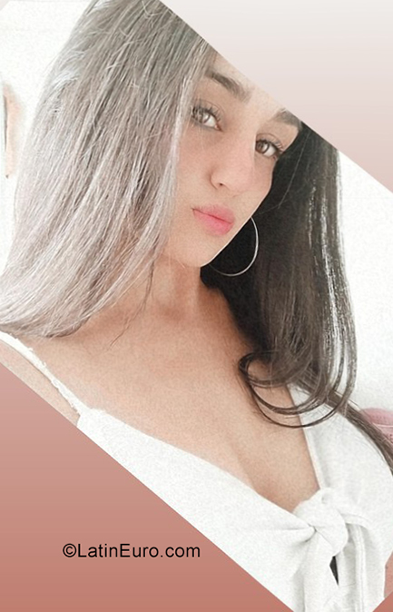 Date this gorgeous Colombia girl Camila Andrea B from Bogota CO31668