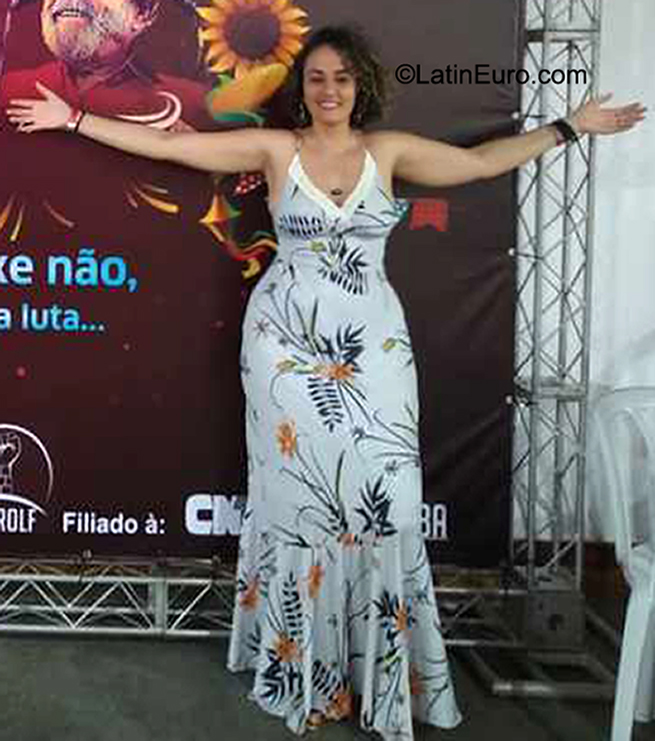 Date this charming Brazil girl Cristiane from Salvador BR11881