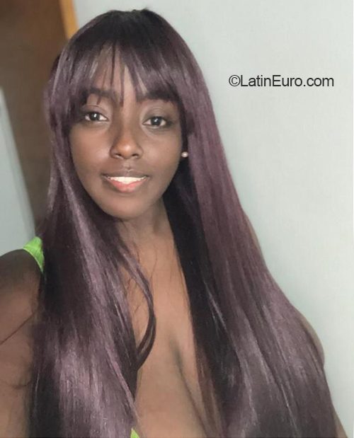 Date this good-looking Colombia girl Luisa from Medellin CO31921