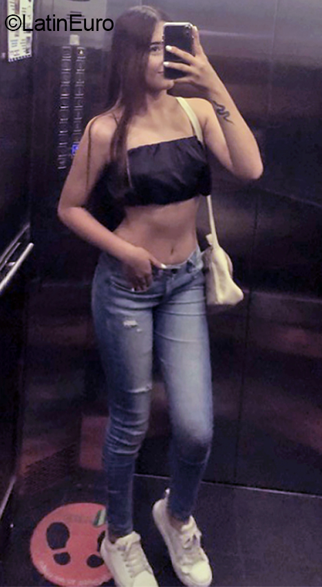 Date this stunning Colombia girl Nicol from Ibague CO31922