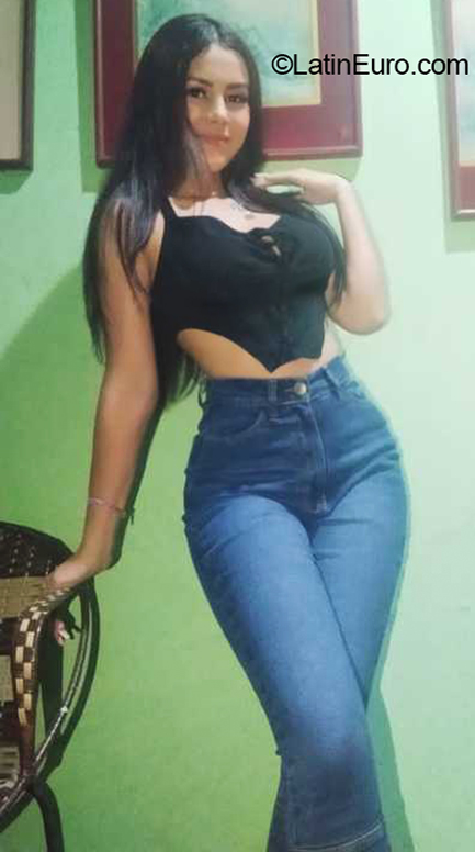 Date this athletic Mexico girl Gabriela from Mexico City MX2628