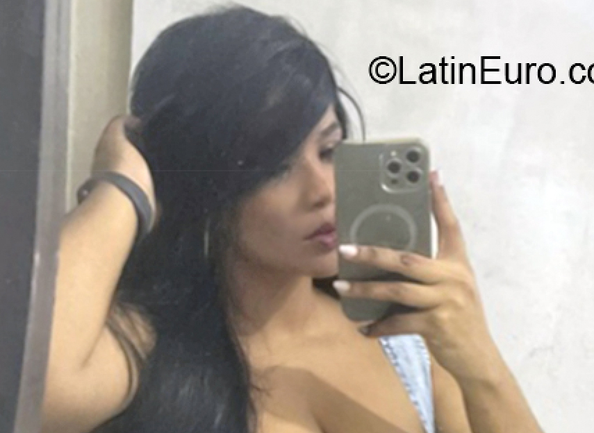 Date this charming Dominican Republic girl Fanny from Santo Domingo DO41083
