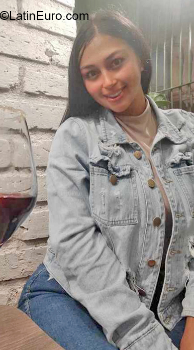 Date this good-looking Colombia girl Elizabeth from Medellin CO32093