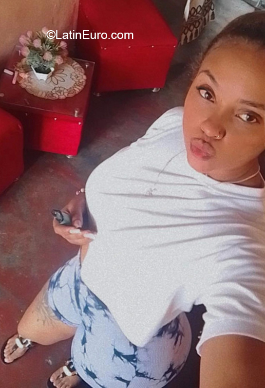 Date this cute Dominican Republic girl Kimberly from Santo Domingo Norte DO41120