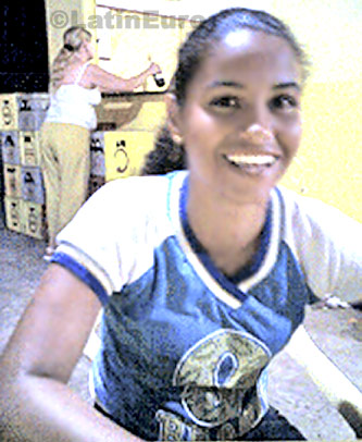 Date this funny Brazil girl Elizabete from Cuiaba B-105