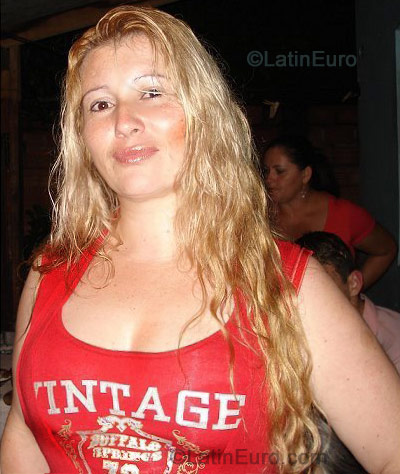 Date this voluptuous Brazil girl Maria from Foz do Iguacu B-142