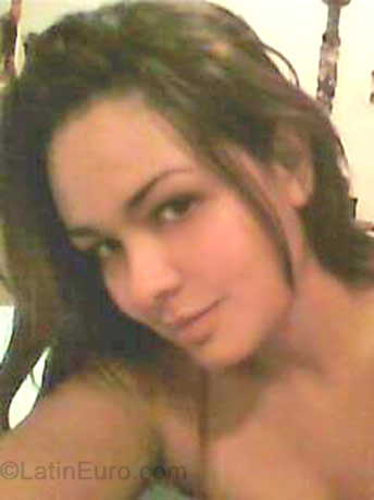 Date this good-looking Brazil girl Chris from Rio de Janeiro B-184