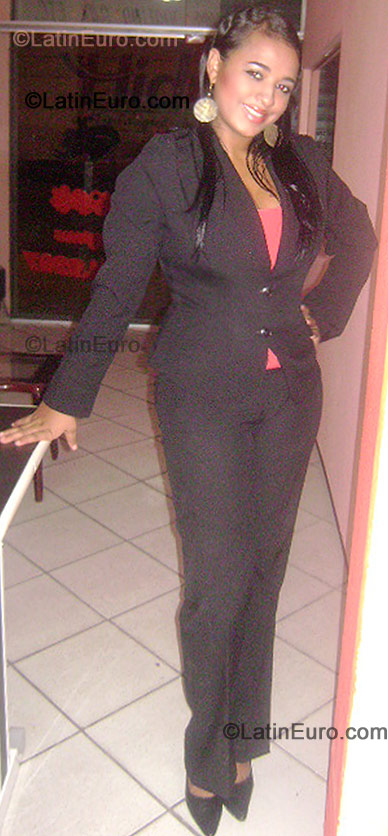 Date this stunning Brazil girl Gisele from Fortaleza B-221