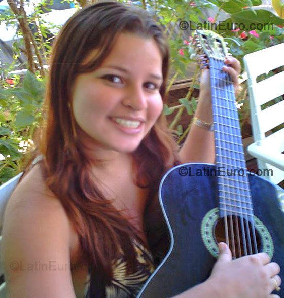 Date this happy Brazil girl Ana from Imperatriz B-233