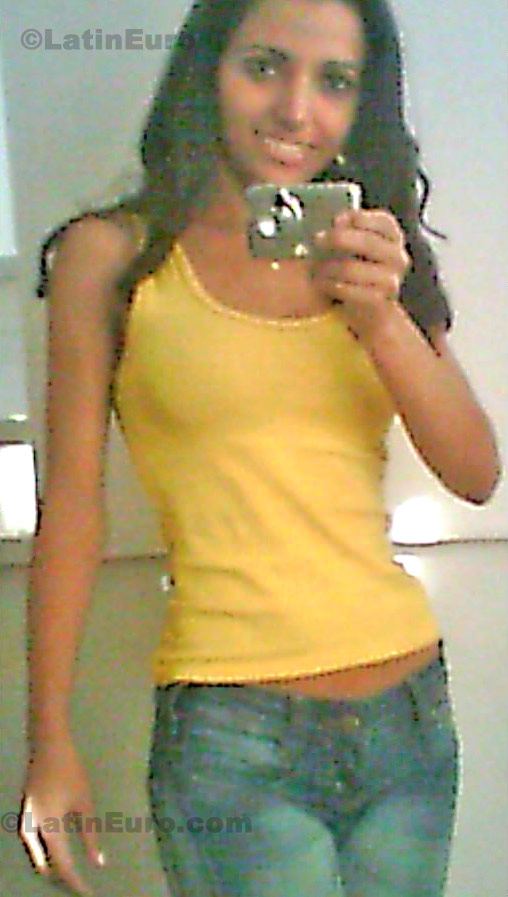 Date this hard body Brazil girl Junia from Sao Paulo B-48