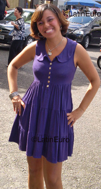 Date this gorgeous Brazil girl Lilian from Salvador B1038