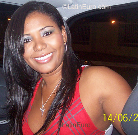 Date this good-looking Brazil girl Fernanda from Lauro de Freitas B1061