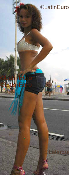 Date this beautiful Brazil girl Fernanda from Rio De Janeiro B1152