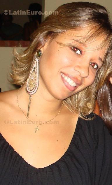 Date this sensual Brazil girl Marina from Montes Claros B116
