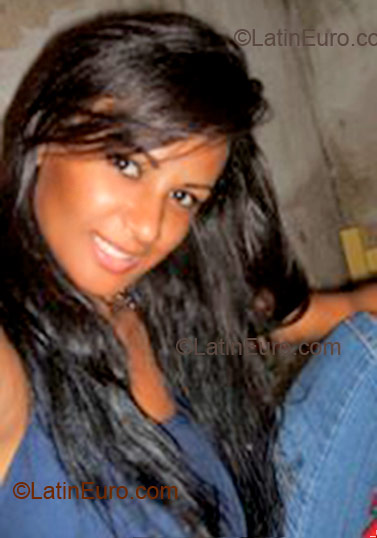 Date this good-looking Brazil girl Nary from Sao Luis B1383