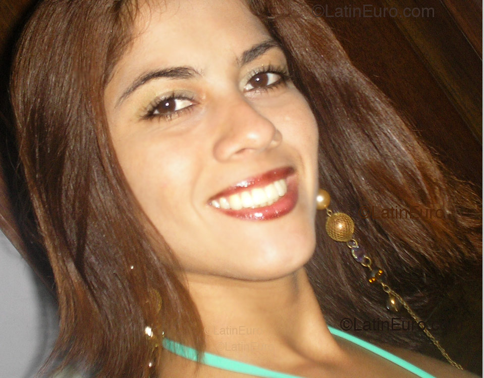 Date this georgeous Brazil girl Luanna from Belem B1714