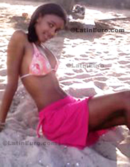 Date this passionate Brazil girl Lilia from Ubatuba B190