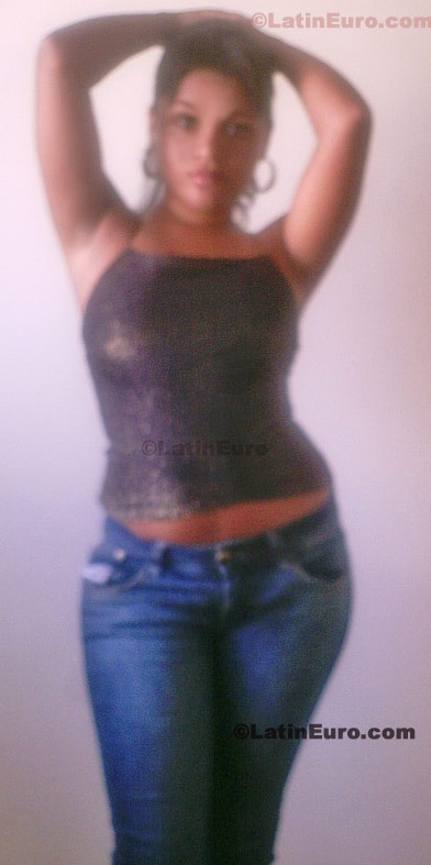 Date this pretty Brazil girl Erika from Aracaju B206