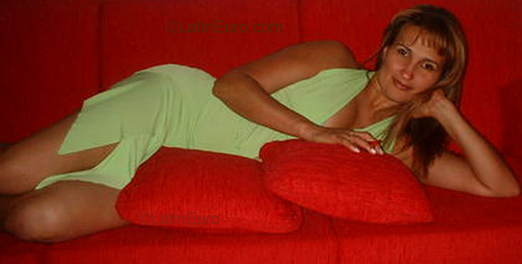 Date this charming Brazil girl Mirian Cristina from Curitiba B2087