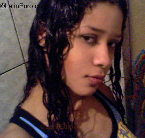 Date this fun Brazil girl Fernanda from Joinville B2215