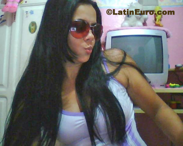 Date this pretty Brazil girl Andreza from Manaus B238
