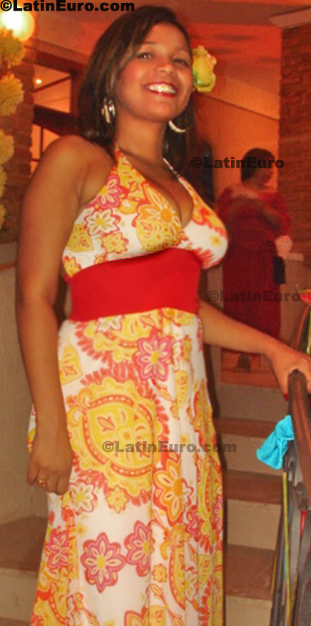 Date this good-looking Brazil girl Bruna from Natal B246