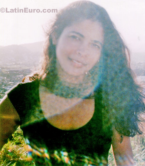 Date this funny Brazil girl Renata from Vitoria B259